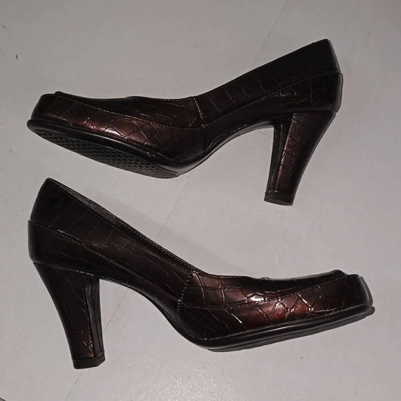 Aerosoles Big Ben Brown Crocodile Heels w Peep Toes Womens Size 8.5 - Picture 9 of 11